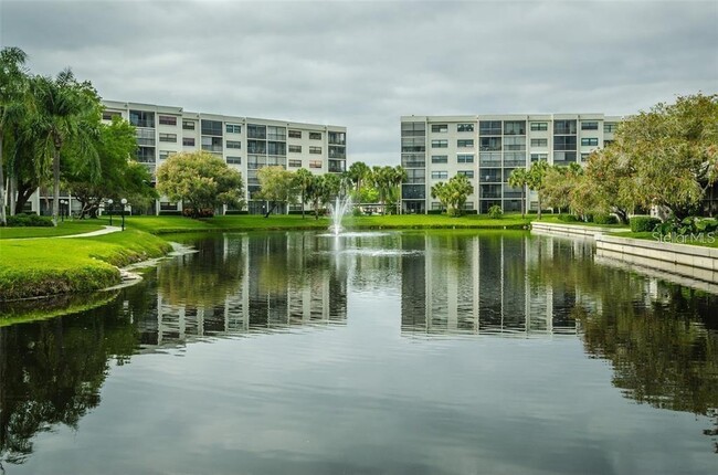 Building Photo - 1324 Pasadena Ave S