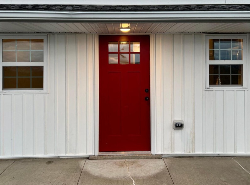 Primary Photo - 6688 Bino Rd