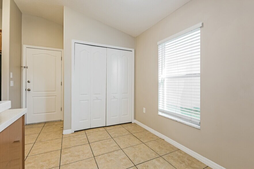 Building Photo - 7331 Lumber Port Dr