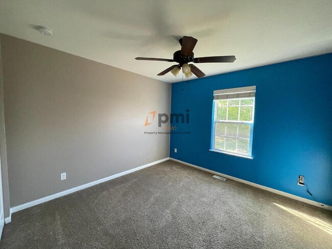 Building Photo - 10880 Mississippi St