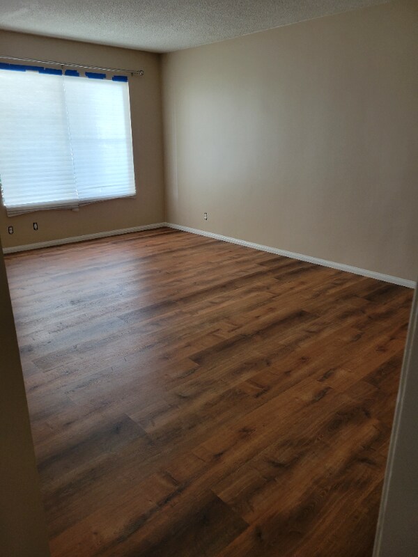 Building Photo - 4075 Oakwood Ave