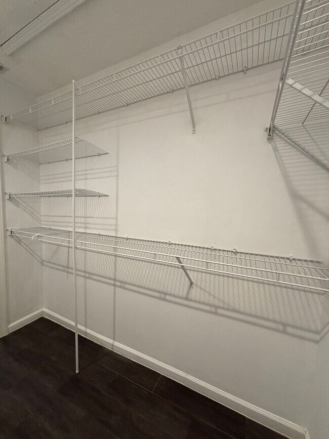 Building Photo - AVAILABLE NOW- LOW MAINTENANCE, MOVE-IN READY PATIO HOME IN NE COLUMBIA!!