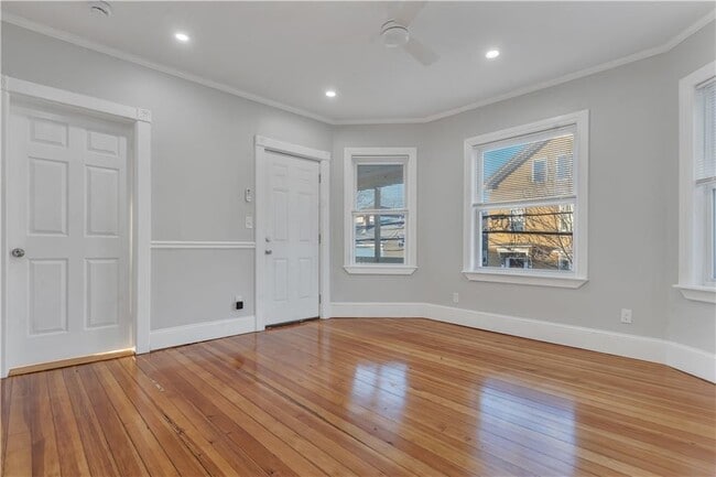 Building Photo - 382 Orms St