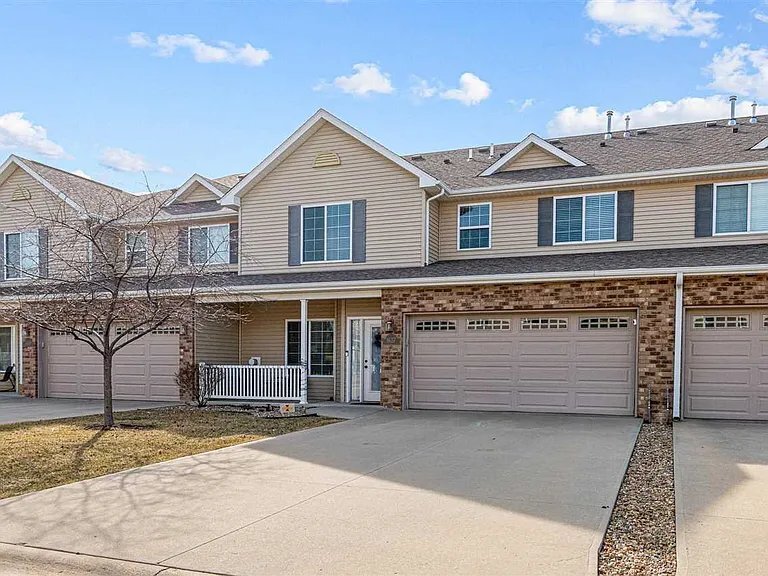Building Photo - 1635 Burr Dr