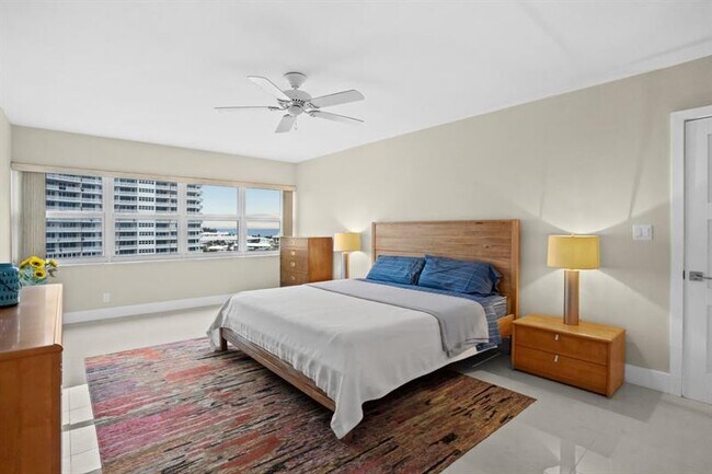 Building Photo - 2100 S Ocean Dr