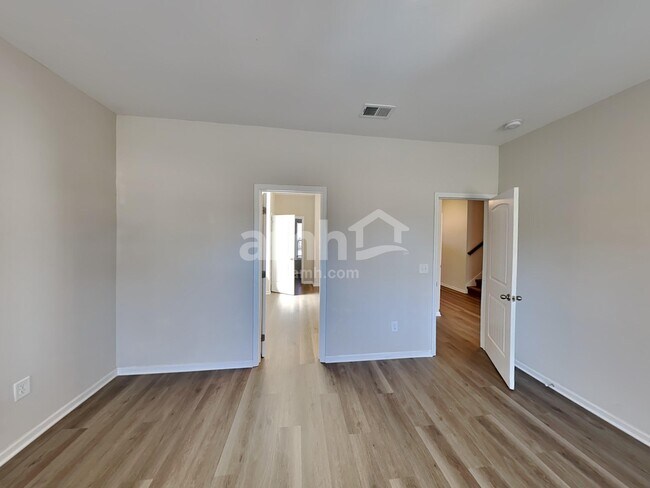 Building Photo - 908 Beverly Ct