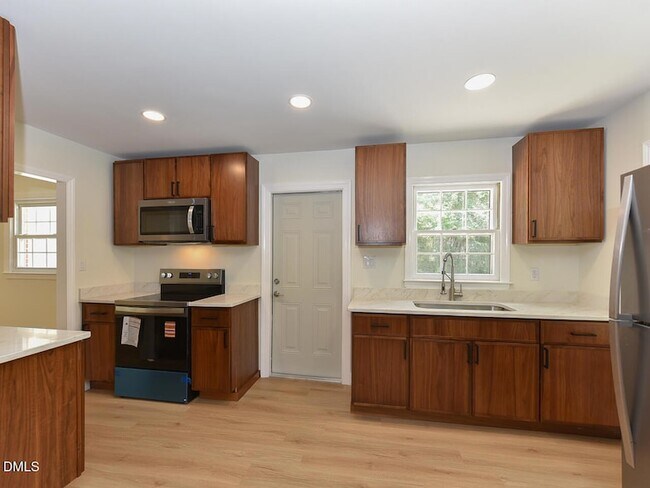 Building Photo - 3809 Boddie Dr