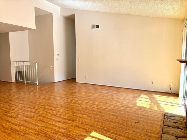 Building Photo - Available Now is a Condo style Townhouse i...