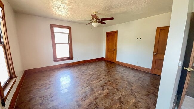 Building Photo - 3+ bedroom, 2 bath in south Lincoln