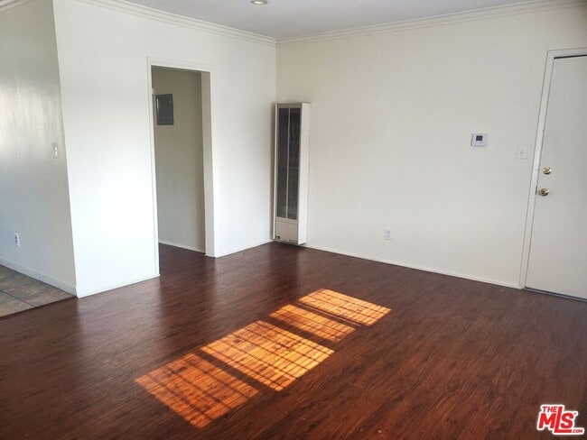 Building Photo - 1059 S Norton Ave