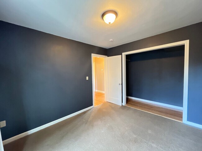 Building Photo - 4643 NE 38th Ave