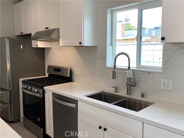 Building Photo - 1653 W Chateau Pl