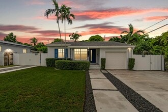 Building Photo - 570 SW 45th Ave