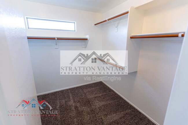 Building Photo - 1247 S Emmett Dr