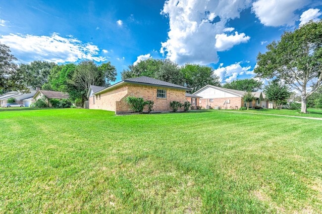 Building Photo - 3430 W Creek Club Dr