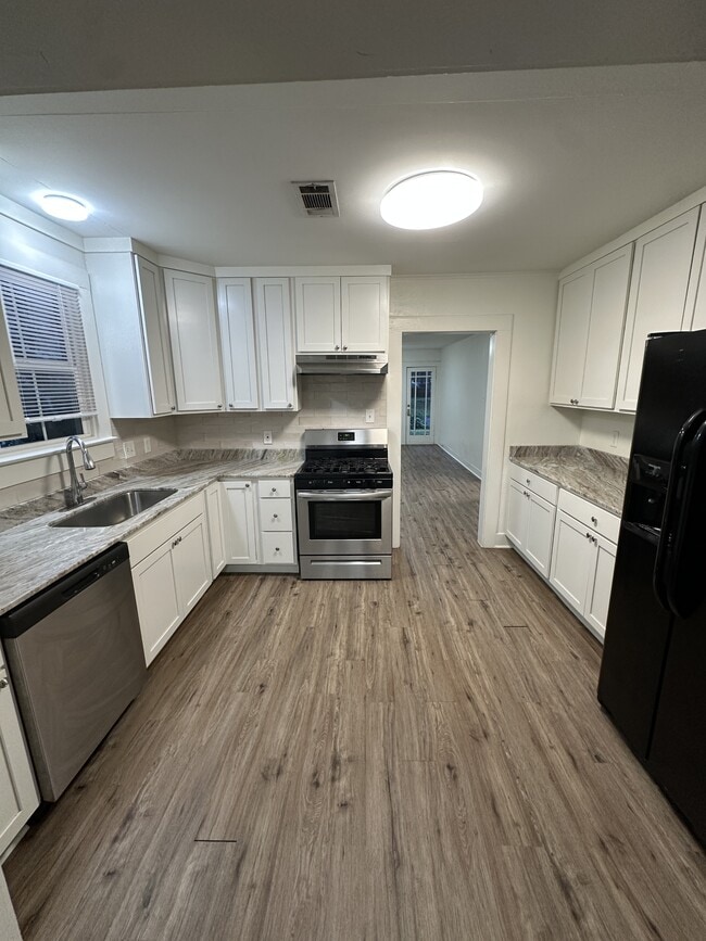 Building Photo - 151 Louisa Blvd