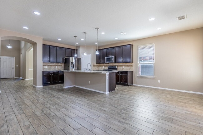 Building Photo - 27527 Paseo Mesa