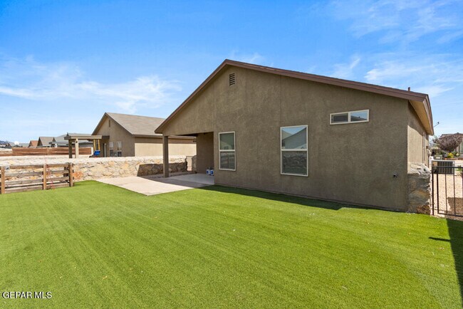 Building Photo - 3721 Loma Jacinto