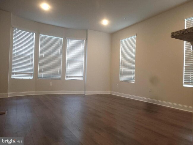 Building Photo - 7111 Tyndale Way