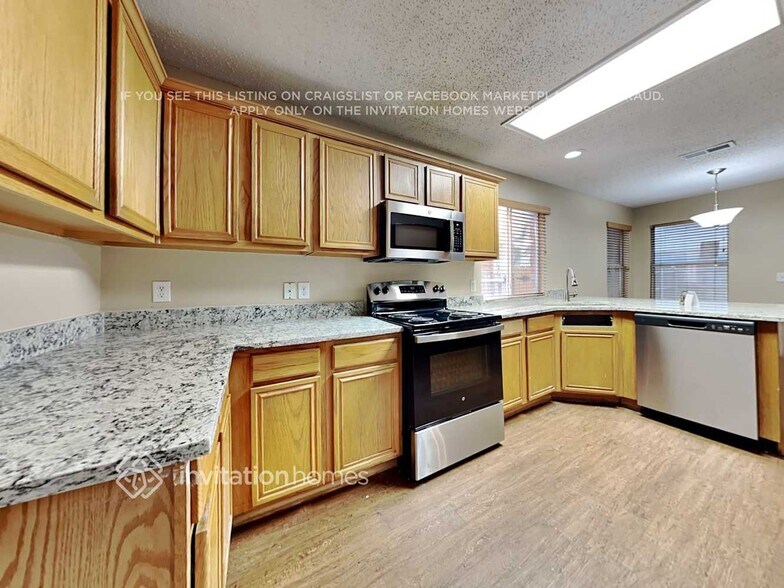 Building Photo - 1105 Iron Horse Dr