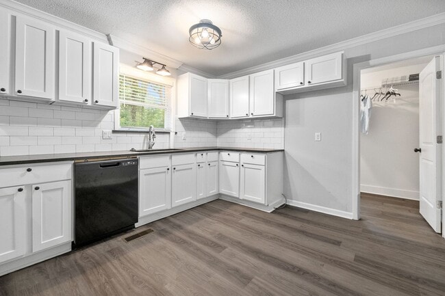 Building Photo - Sherwood Rental