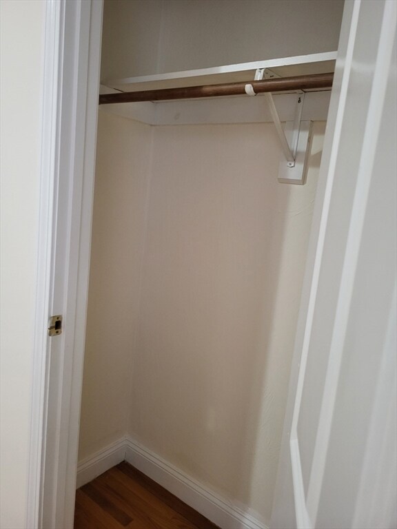 Building Photo - 947 River St