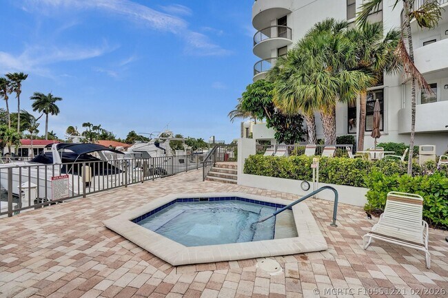 Building Photo - 1361 S Ocean Blvd