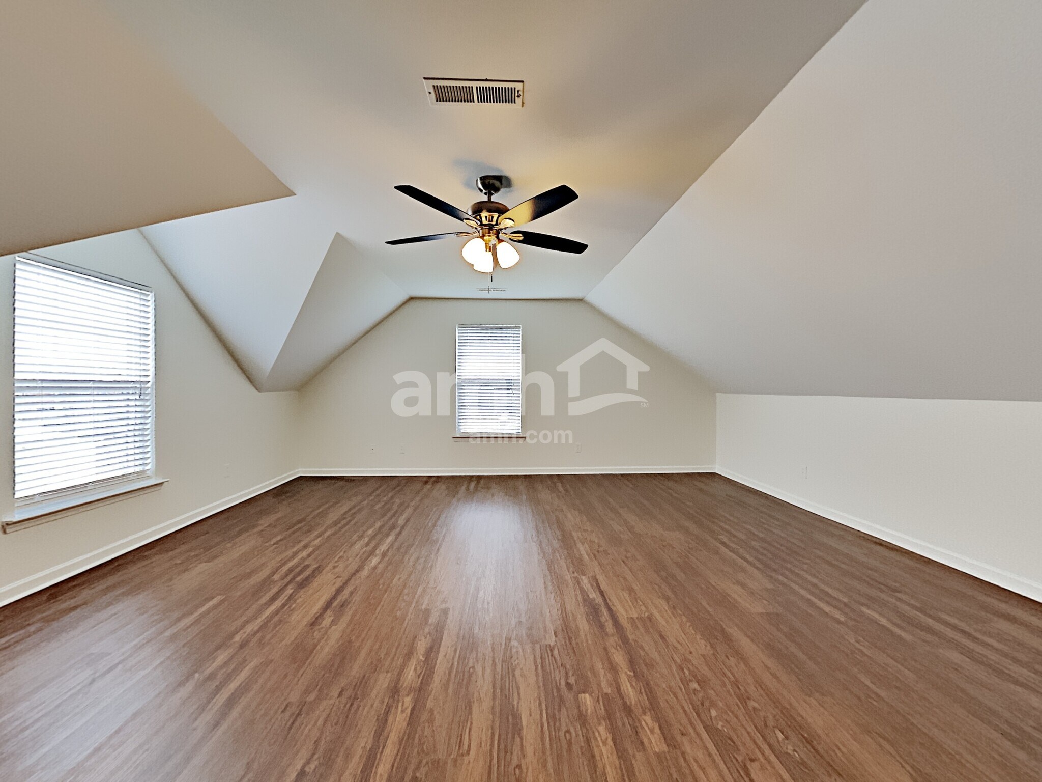 Building Photo - 3318 Diamond Ct