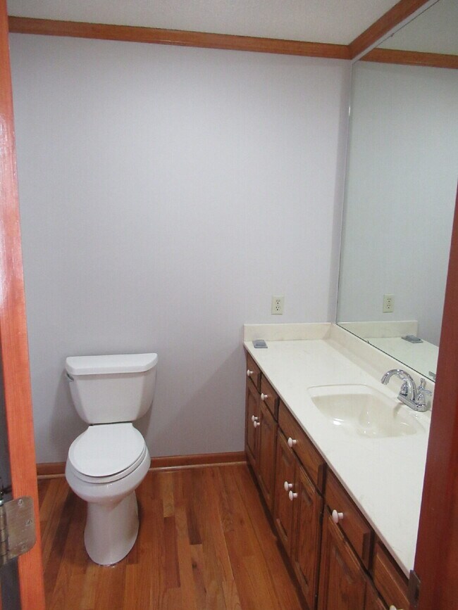 Building Photo - Denver Four Bedroom Home For Rent!