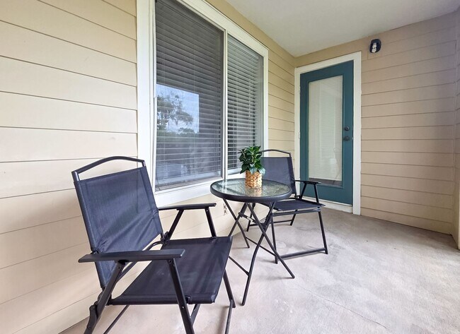 Building Photo - ROOM FOR RENT in a Charming 4/4 in University Terrace West - 411C