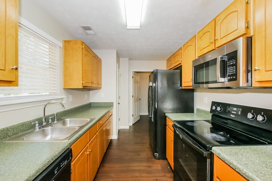 Building Photo - 1002 Allegiance Dr