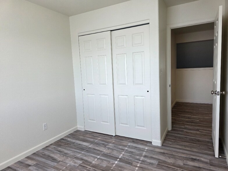 Building Photo - 391 Sunnyside Cir