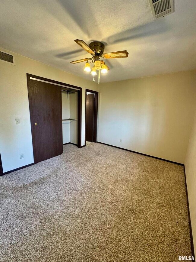 Building Photo - 1299 48th Ave