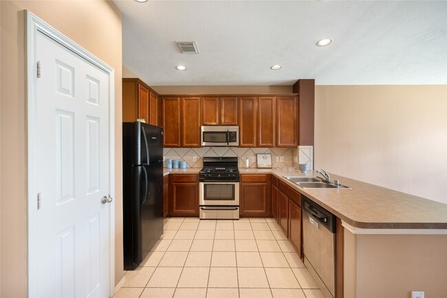 Building Photo - 9223 Carlin Bend Ln