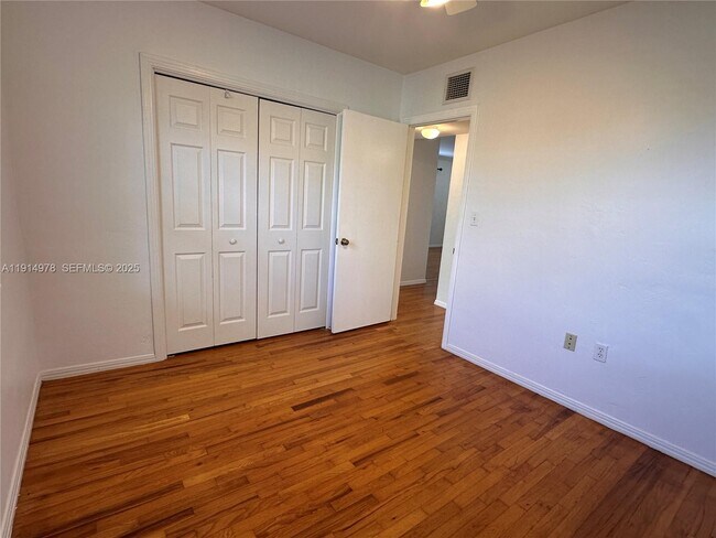 Building Photo - 7940 SW 55th Ave