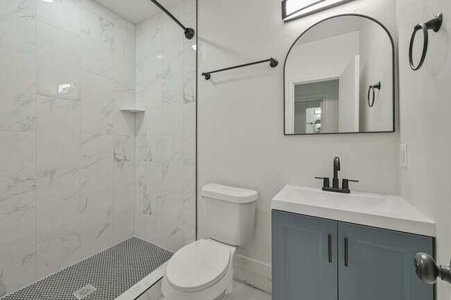 Building Photo - 505 N Norman Ave