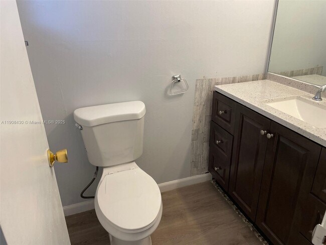 Building Photo - 1140 NW 85th Ave