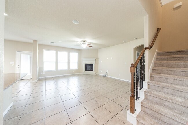 Building Photo - 6202 Eden Prairie Dr