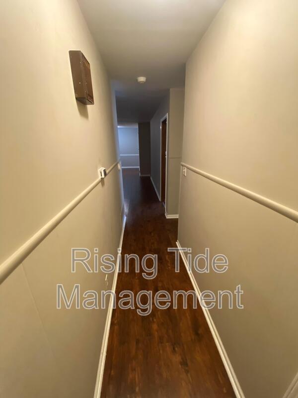 Building Photo - 1505 Pine Tree Dr