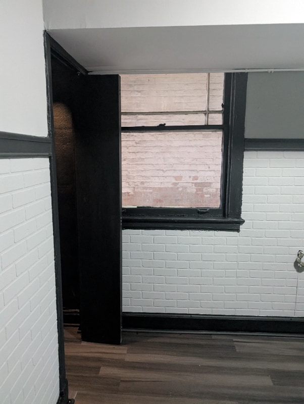 Building Photo - 1221 S Avers Ave