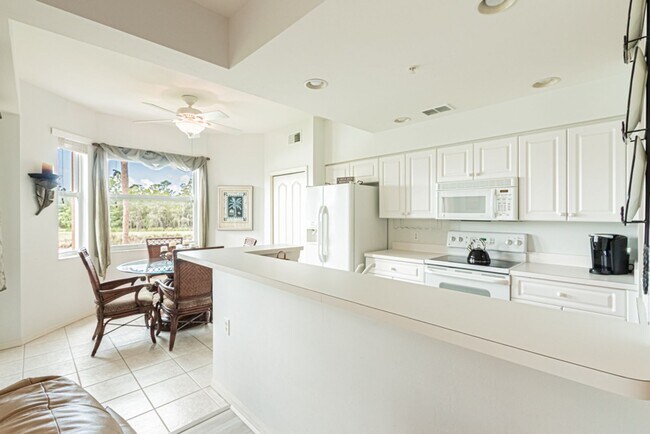 Building Photo - ?? Seasonal Golf Getaway with Stunning Vie...