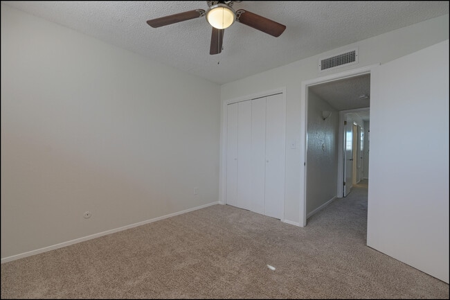 Building Photo - 6634 Dawn Dr