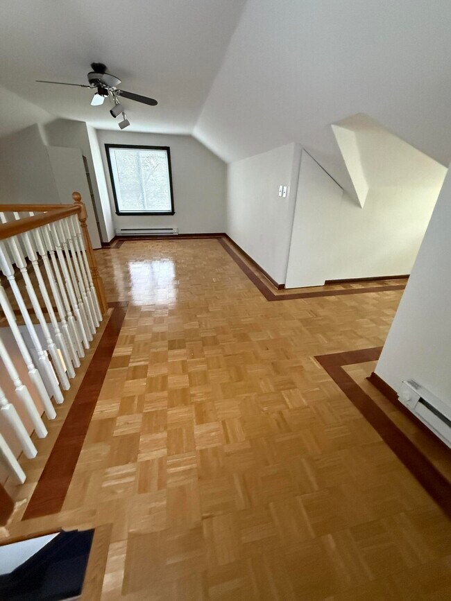 Building Photo - 1625 W Farnum Ave