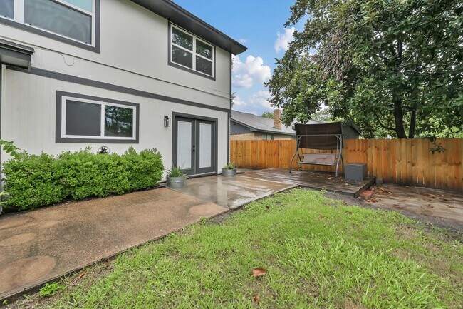Building Photo - 3526 Indian Forest Dr