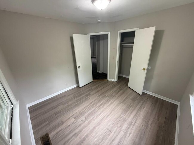 Building Photo - 5007 Brewer Ct