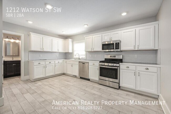 Building Photo - 1212 Watson St SW