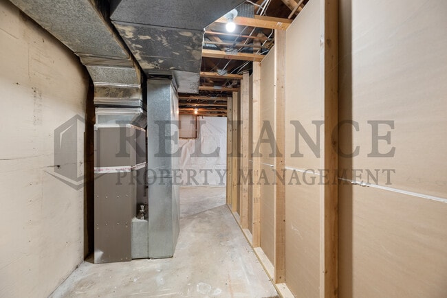 Building Photo - 1511 S Edwards St
