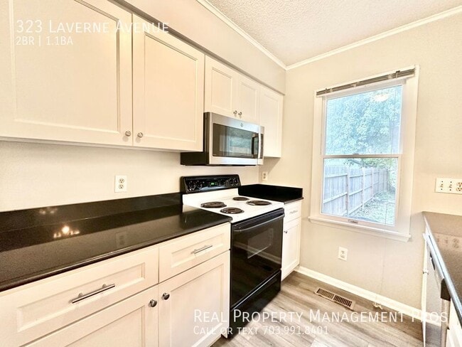 Building Photo - 323 Laverne Ave