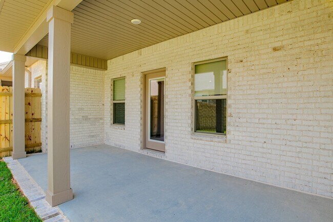 Building Photo - 3 bed home in quiet Cantonment