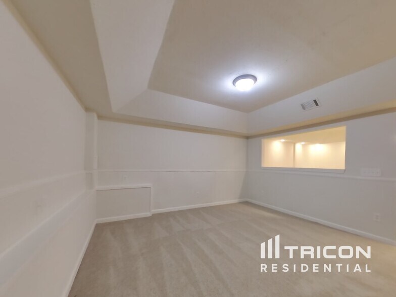 Building Photo - 3764 Cherokee Overlook Dr
